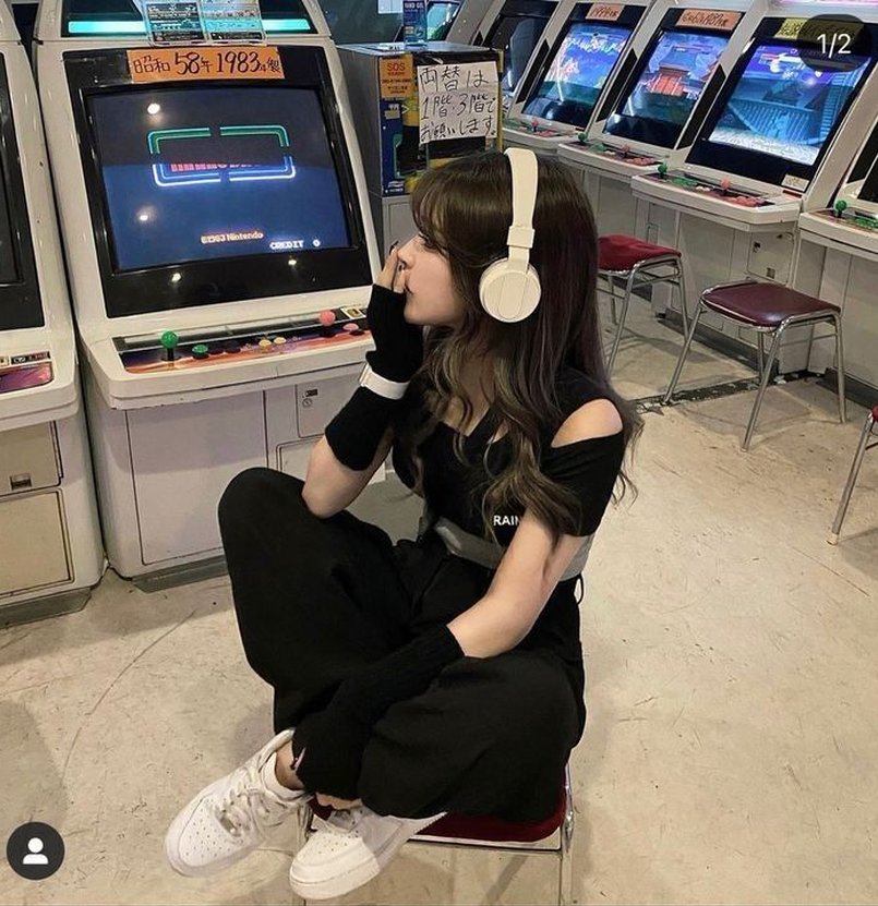 sauldaniel20's tweet image. 墨田区の小さな商店街で手作り和菓子の店を見つけて、どら焼き180円を買ったら中のあんこが絶品だった 🐡