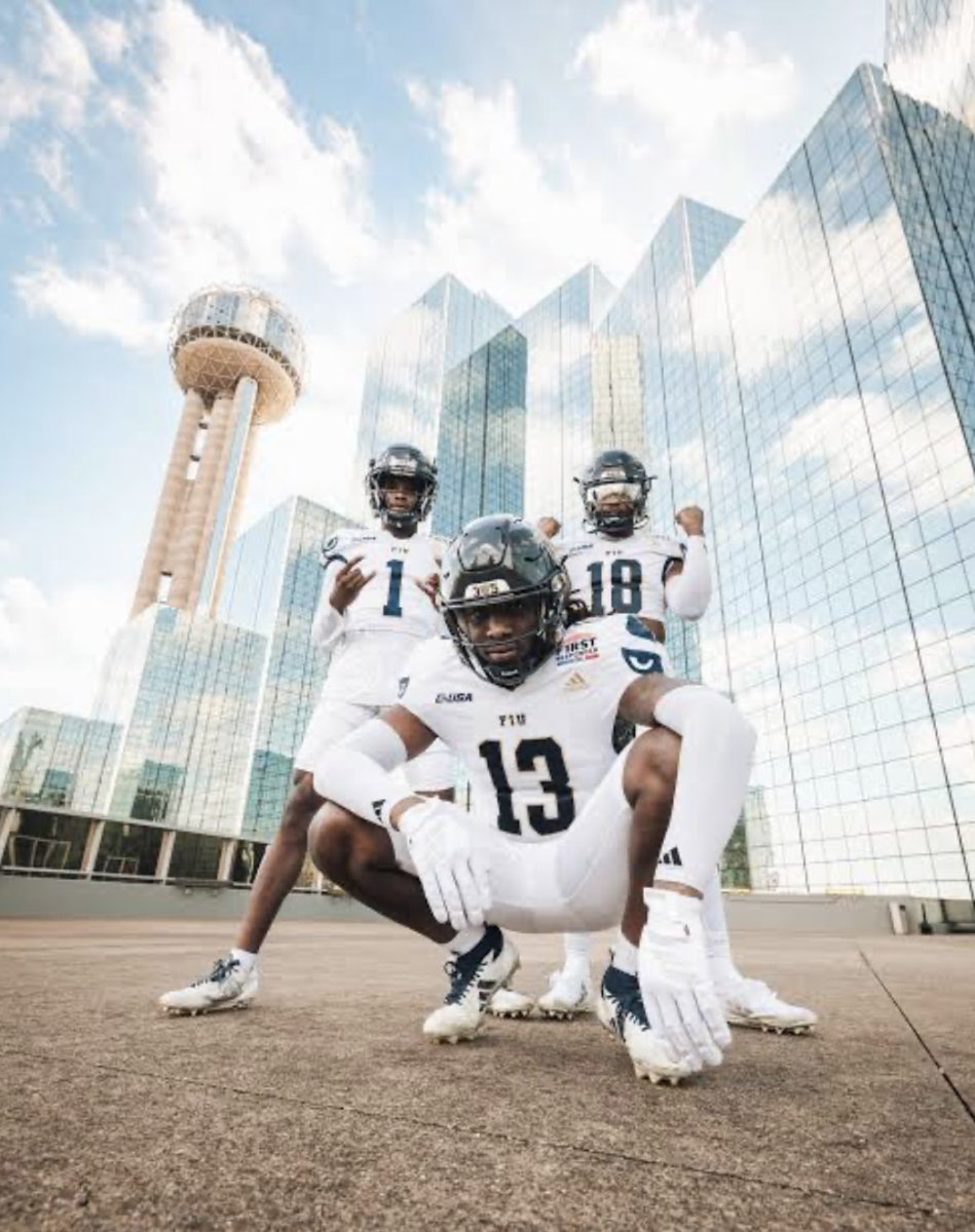 matkcordeiro's tweet image. FIU OFFERED!! 🐾 #Gopanthers
@K1llaKhad @coach_Gomez36 @CoachDub305 @Coach_GThompson @RivalsHS @247Sports @trenchmenAC