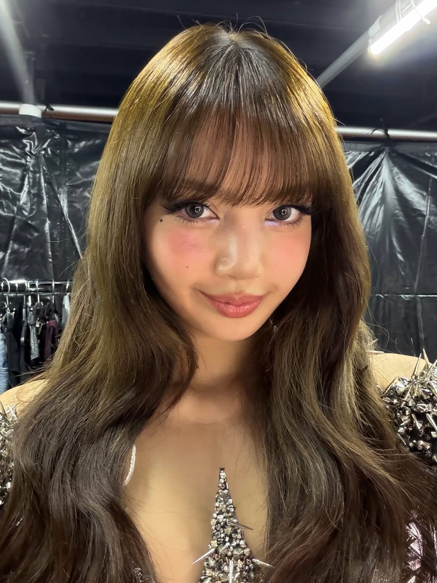 bvlgrlisa's tweet image. so pretty :((