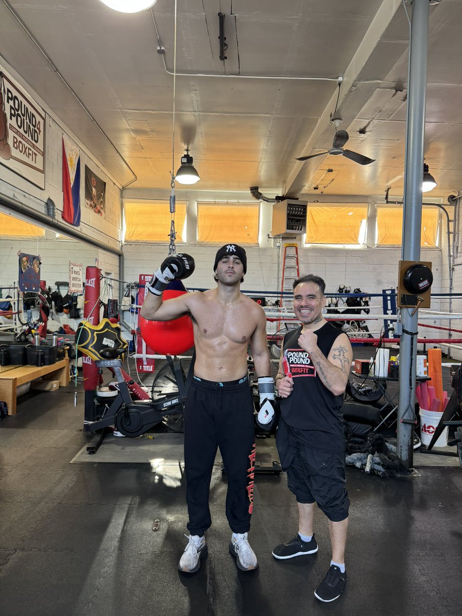 Nick Nayersina tweet media