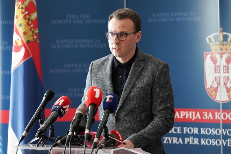 sns_srbija's tweet photo. Петковић @PetkovicPetar: Куртију су се побркали лончићи у глави
https://t.co/dDucj6U9q7 https://t.co/pIARbedxxO