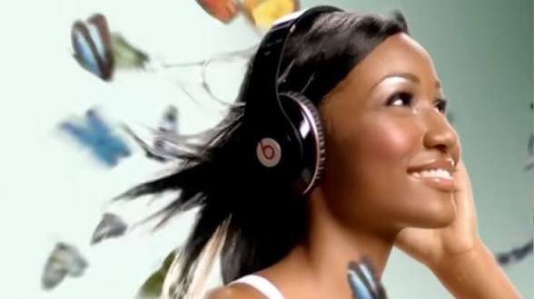 ftdtabal's tweet image. me at the del water gap concert listening to harry’s new single