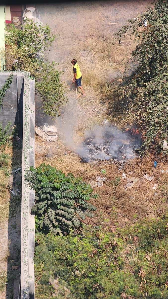Mits1204's tweet photo. @PMCPune #garbage burning, #pune tops pollution chart, pl take action
Location :open land near school, gopalpatti area, mahadeo nagar manjri road pune - 412307

@Dev_Fadnavis @mohol_murlidhar @BJP4India @ThePuneMirror https://t.co/G30fQfNHIf