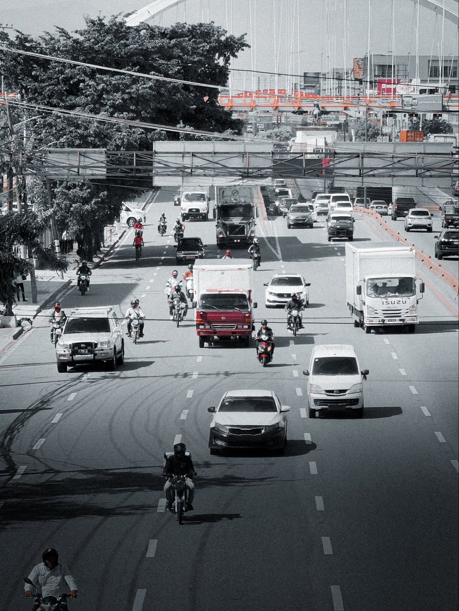 MadeInDR's tweet image. Diligencias 🚗 

Pero mientras… un par de fotos. 📸 

📍 Santo Domingo