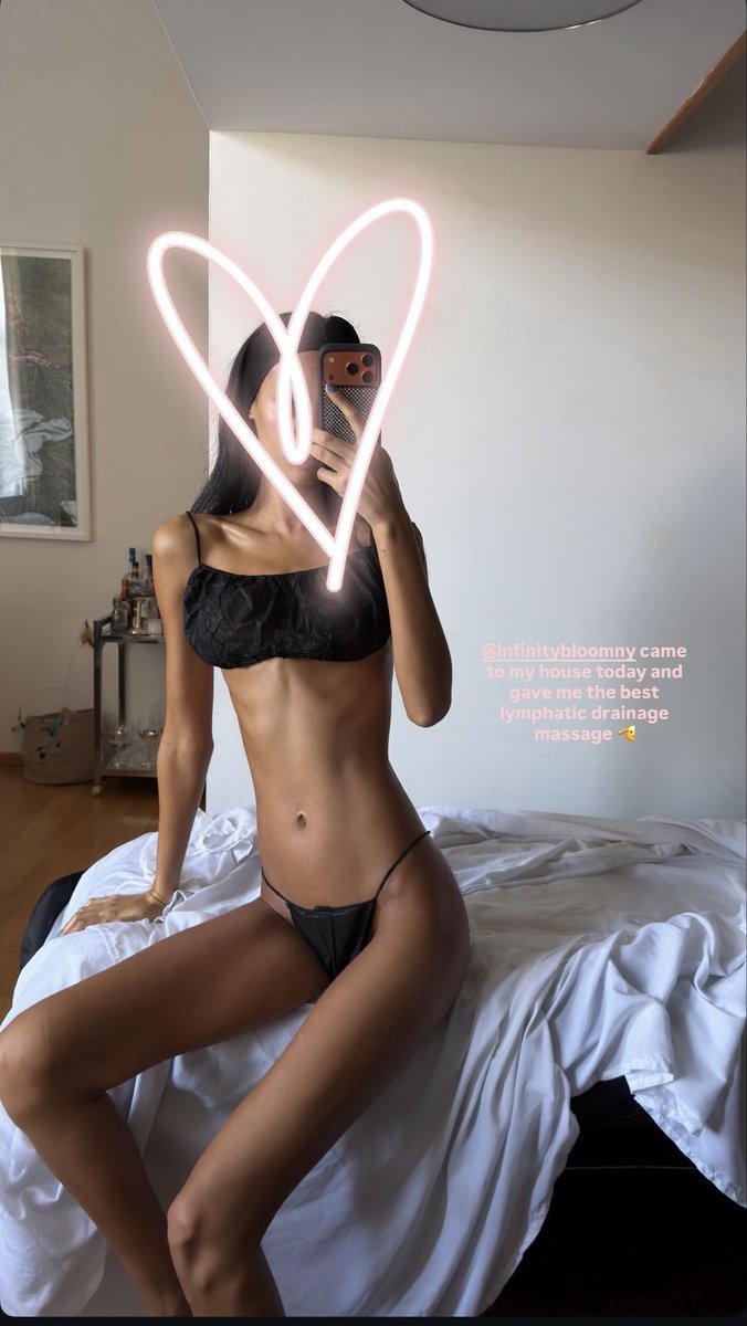 sanzoaho's tweet image. Bro she’s insaneeeeeee