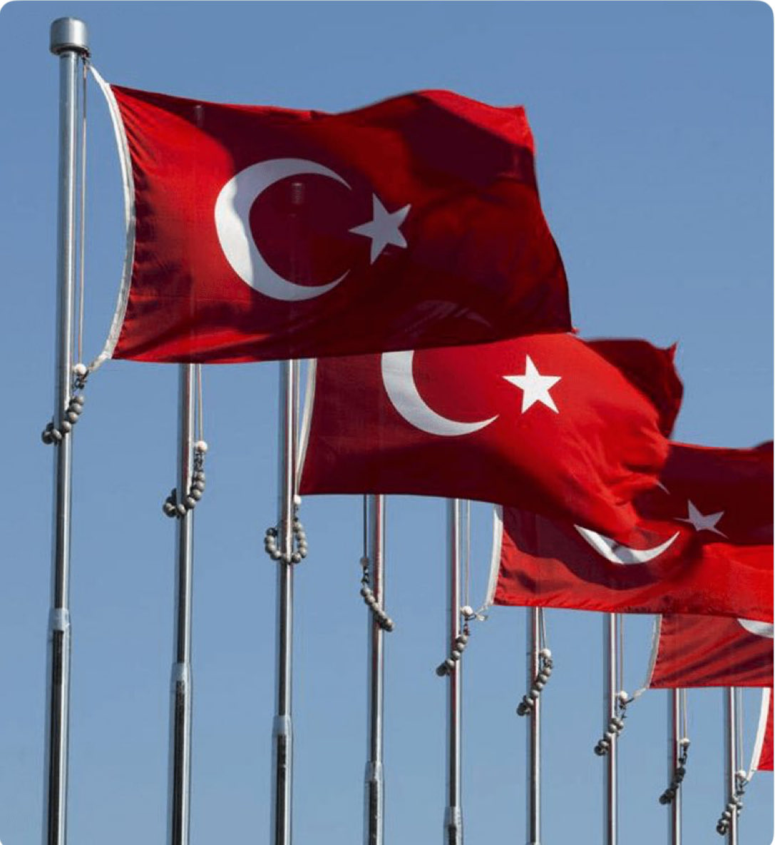 Ay - Yıldızlı şanlı Bayrağımıza uzanan eller kırılır…