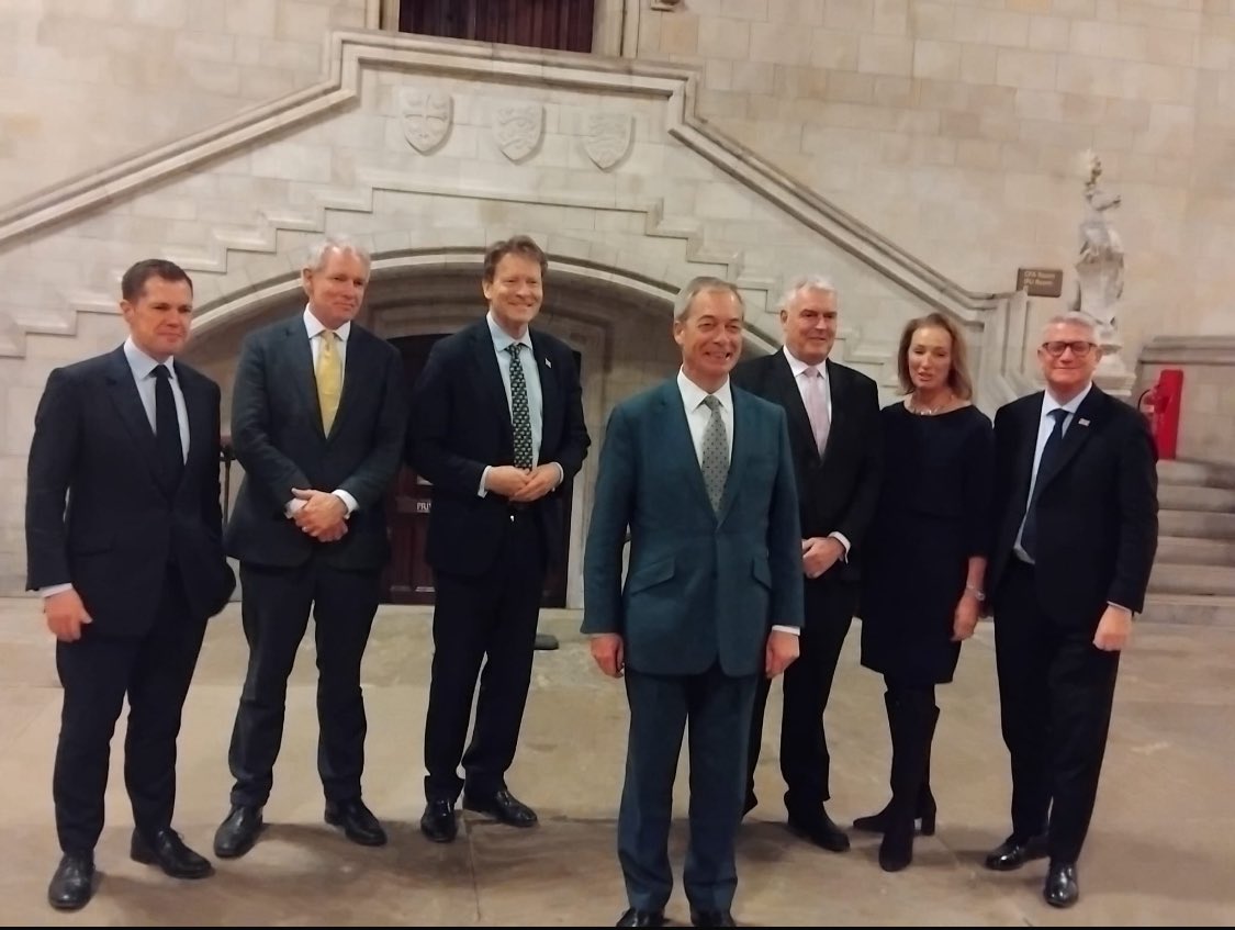 BiotCitize56752's tweet image. At Parliament with Reform Party, backing Chagossian self‑determination. Govt must engage our Chagos Government‑in‑Exile (Misley Mandarin). We oppose the Chagos Bill—no mandate to cede UK territory or fund a 99‑yr deal. #Save Chagos #Sovereignty #Donald Trump Veto