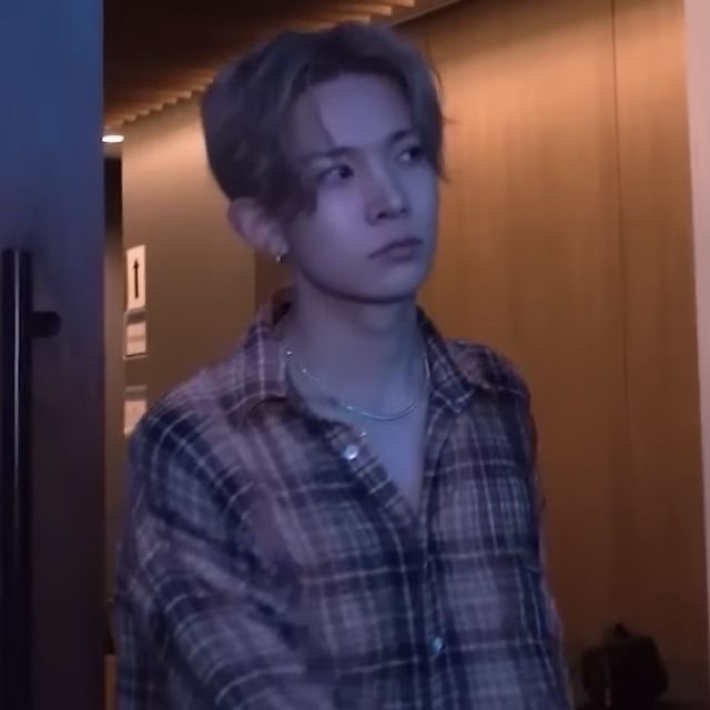 Мы знаем, какой ты профессионал! Береги здоровье! И не бойся показывать нам, что ты устал, мы всегда поддержим 🤍

#GetWellHEESEUNG
#희승_쾌유를_빕니다
#HEESEUNG #엔하이픈_희승 
#always_together