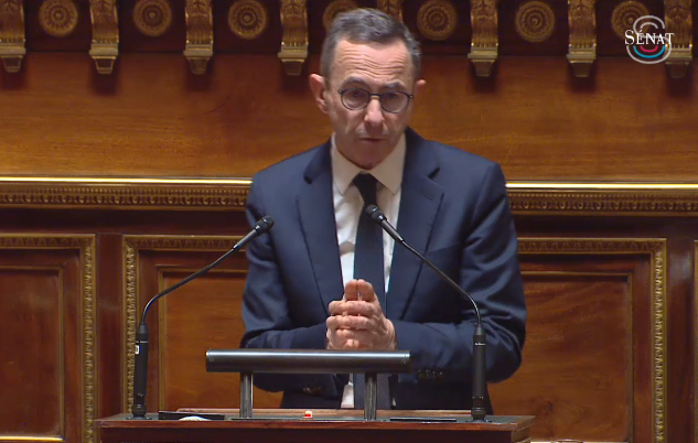 <a href="/BrunoRetailleau/">Bruno Retailleau</a> #directSenat "Etre fraternel, c'est dire que la fin de vie, c'est toujours la vie". "Je dis oui aux #SoinsPalliatifs mais je ne peux souscrire, quelle que soit l'écriture, à une fin qui soit provoquée" indique <a href="/BrunoRetailleau/">Bruno Retailleau</a>