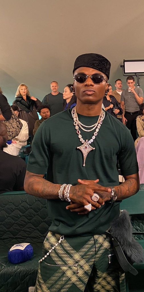 _Nsznn's tweet image. Like for Fela, Retweet for Wizkid.