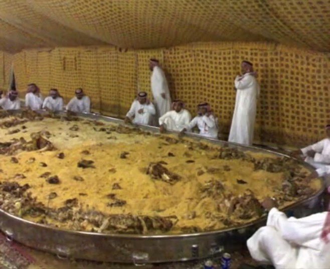 تشوفونه كرم ولا إسراف ؟؟