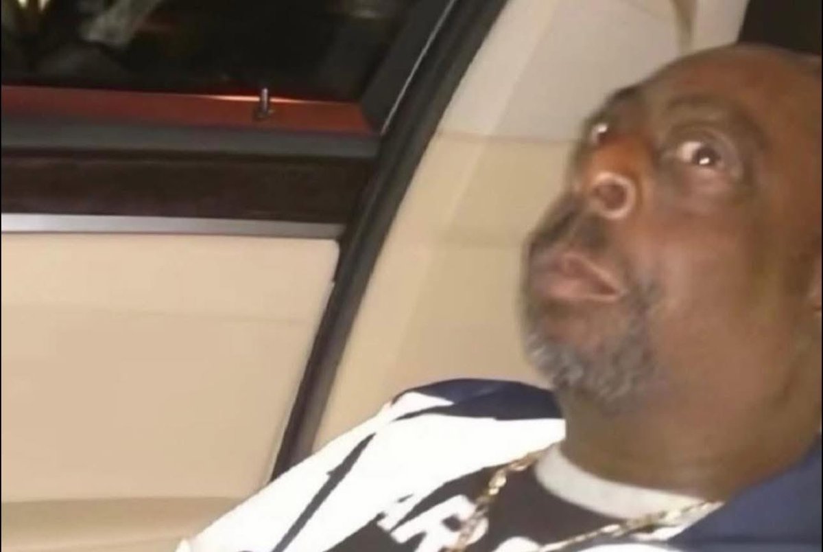 Callunc's tweet image. My brain giving me random tasks to
complete “don't blink until the car passes the fifth house"😭