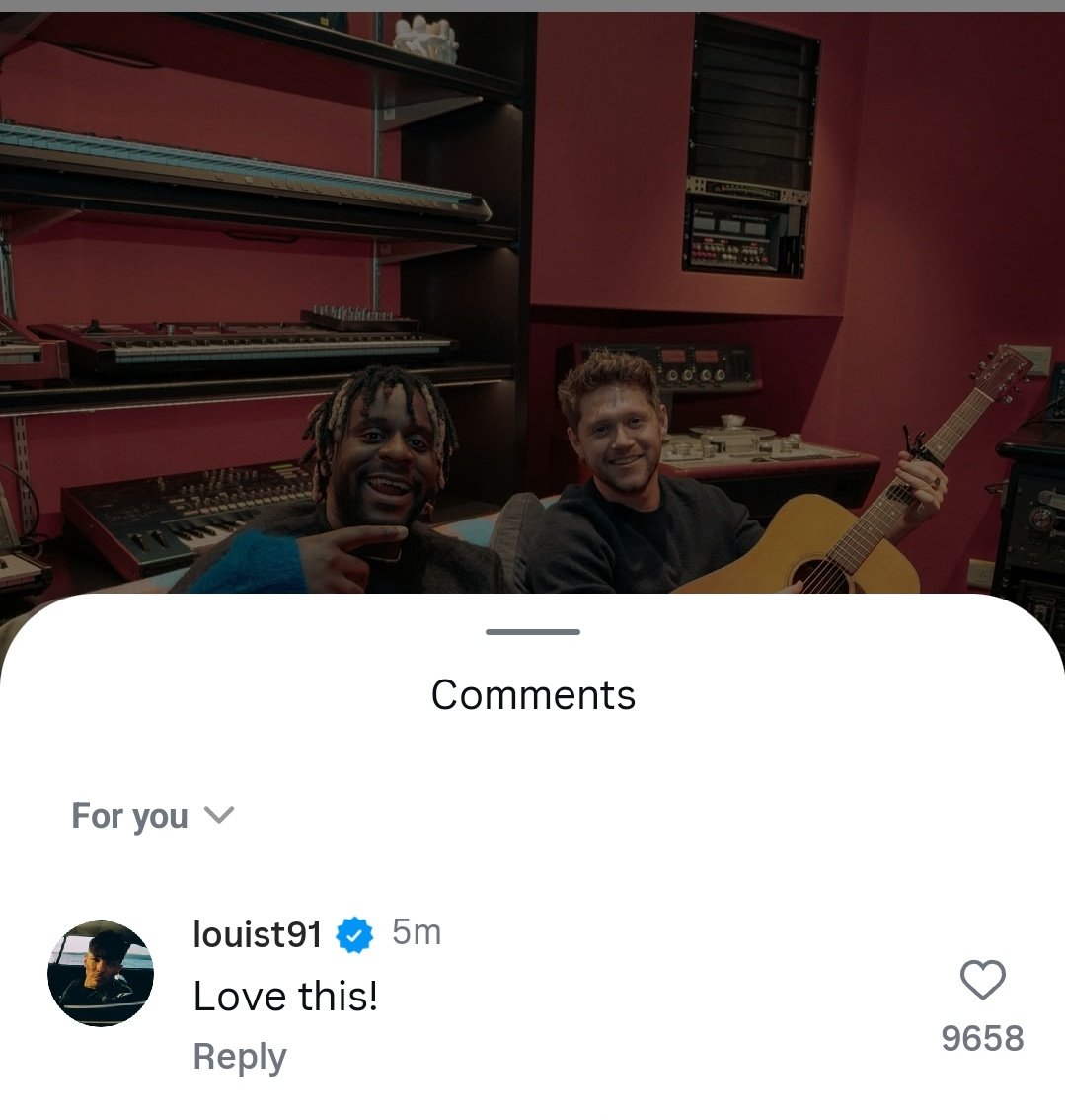 niallontours's tweet image. Louis Tomlinson commented on Niall's new post!
