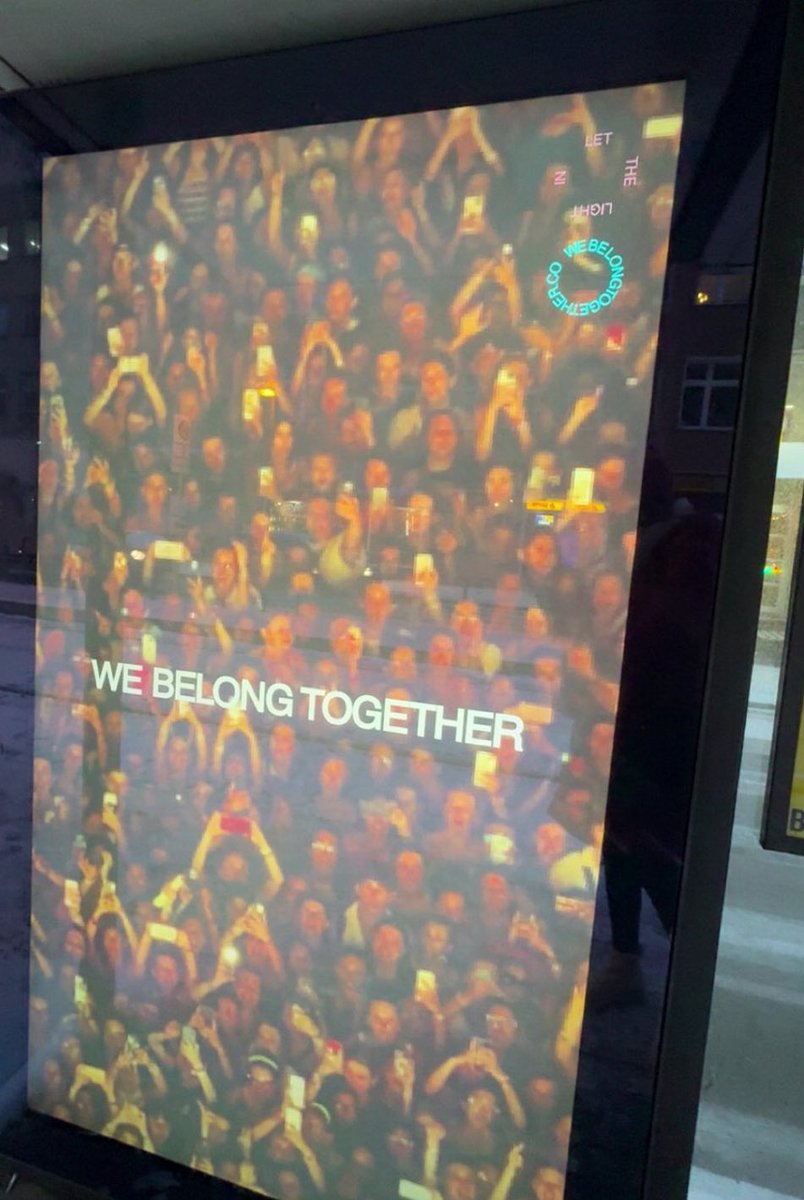 HS_News_'s tweet image. New single ‘Aperture’ 

“The aperture of a lens, quite simply, is the opening through which light passes into the camera” - Canon

“Let’s the light in” -&amp;gt; Sentence on Harry’s promo billboard