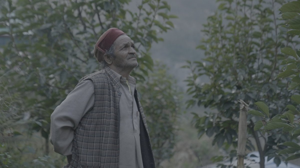 After_Deluge's tweet photo. Gyan Chand Ji (75), Sainj Valley.
2000s: land lost.
2023: shop washed away.
2025: home collapsed.
He speaks of anxiety, loss and rebuilding with faith.
How many times can one rebuild before loss feels normal?
    
The Mountain Remembers.

#HimachalPradesh #SainjValley #Climate https://t.co/QZxUYR5yzN
