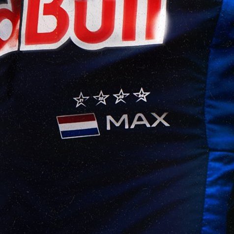 네임버스 1633

16한테 33이름 대신 별이 생기는 상상
21년에 타는 듯한 고통을 느끼고 ‘드디어 나도 네임이 생기나?’ 하고 봤더니 선명한 별 하나. 
22,23,24년에 하나씩 별이 늘어서 아 그냥 매년 하나씩 생기는 건가봐 하고 넘겼음. 하지만 25년에 별이 늘어나지 않음....
(이제 위치 깊생 드간다)