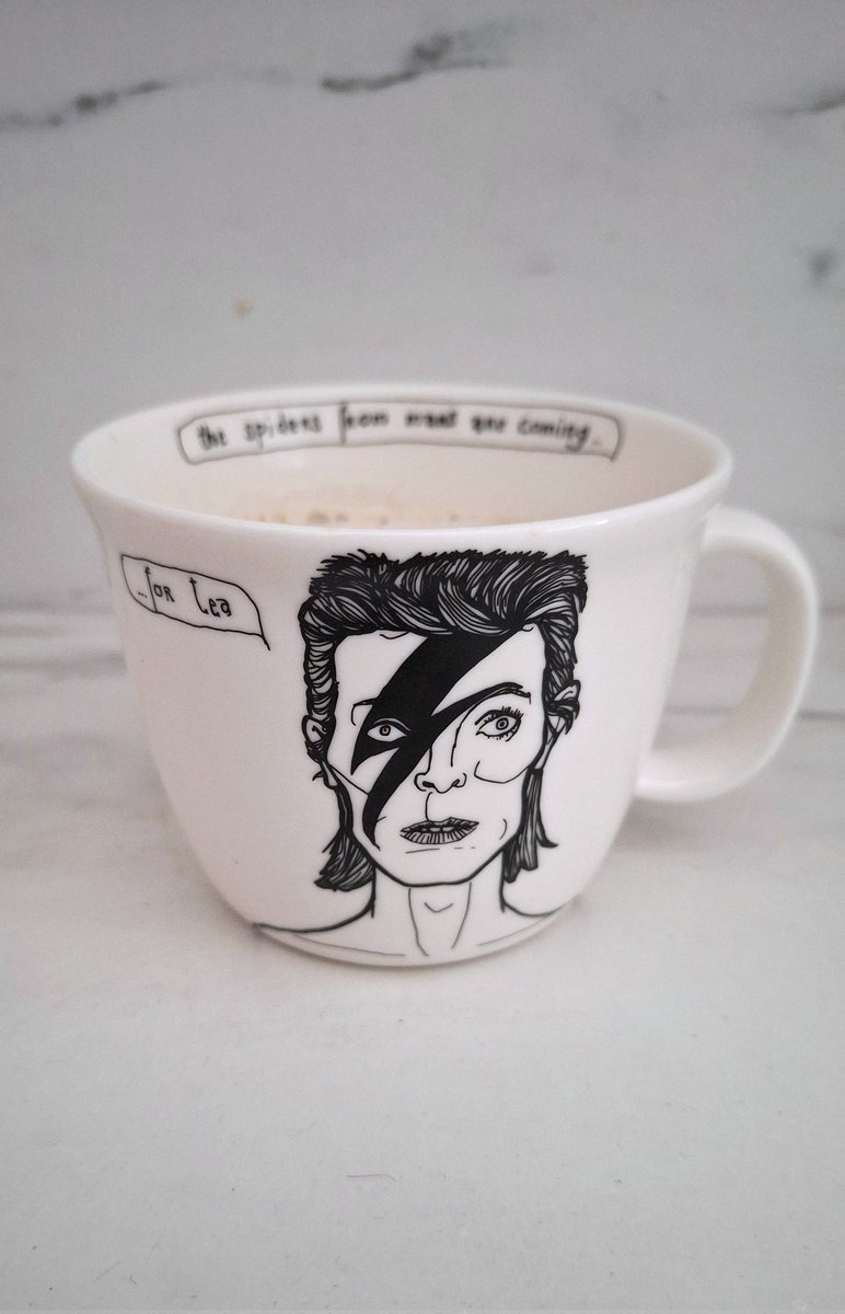 Kawa z <a href="/DavidBowieReal/">David Bowie Official</a>