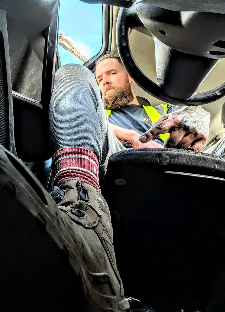 Master Knight tweet media