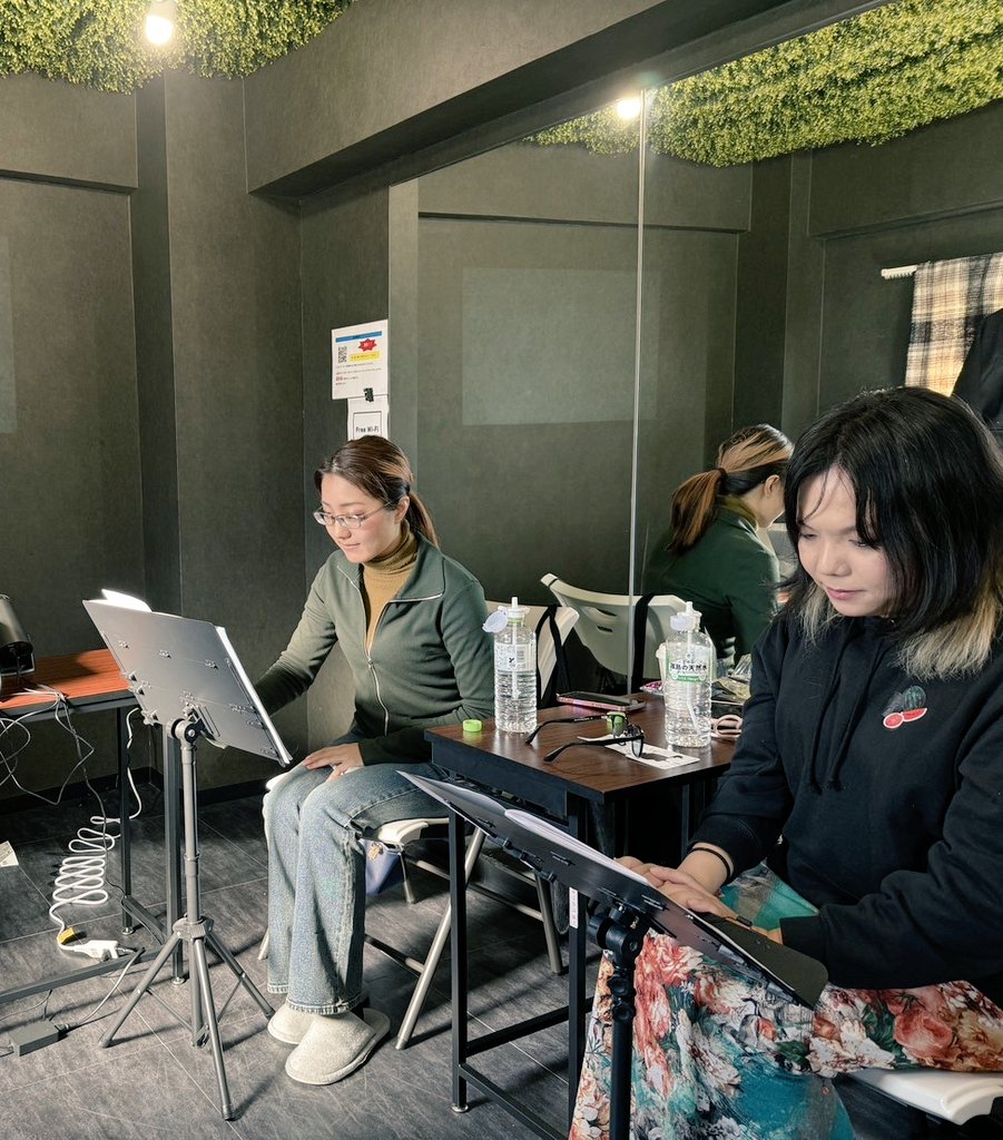 iifufuten's tweet photo. 本番まであと少し！
最後の演者練を行ってきました✨

リーディングドラマには、
舞台を中心に活躍されている
立花みず季さん
片桐亜希さん
にご出演いただきます！

とっても綺麗な発声のお二人。
練習を重ね、演技にも磨きがかかっています✨

#結婚の自由をすべての人に https://t.co/Y4WTjf6zPK