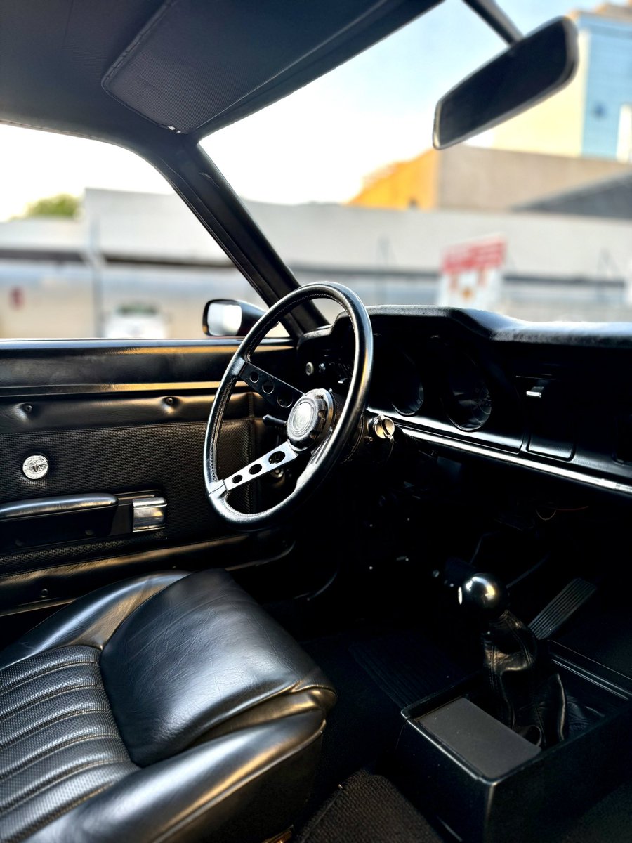 Abi_nt's tweet photo. Es increíble lo bien que andas estos autos lpm, 50 años tiene encima y anda como el primer día.

FORD COUPE MAVERICK 1975 🚘 

-Motor 6 Cilindros 🔥 
-Cubiertas nuevas 🛞
-Sin Pantashita 

Se escuchan ofertas por el vehículo 😉 https://t.co/DVpPqlNd4j