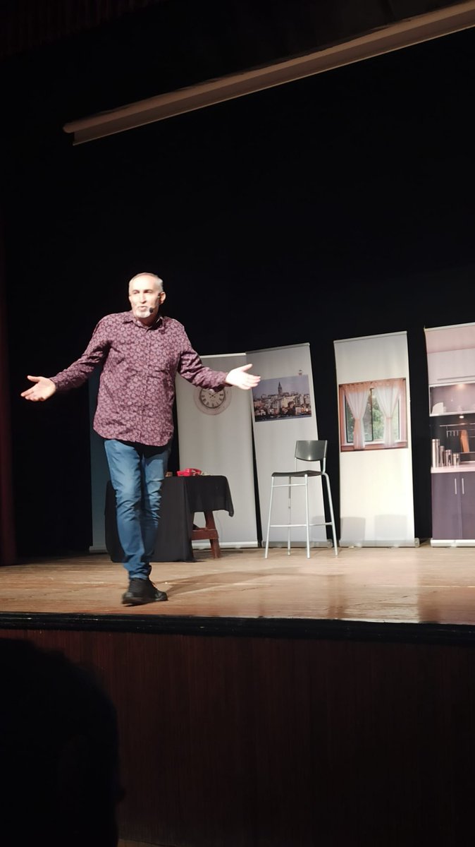 📍Kerebi Gazi Yurdu 
Çorum Belediyesi tarafından düzenlenen tiyatro gösterisine öğrencilerimiz ve manevi danışman hocamız katılım sağladılar.