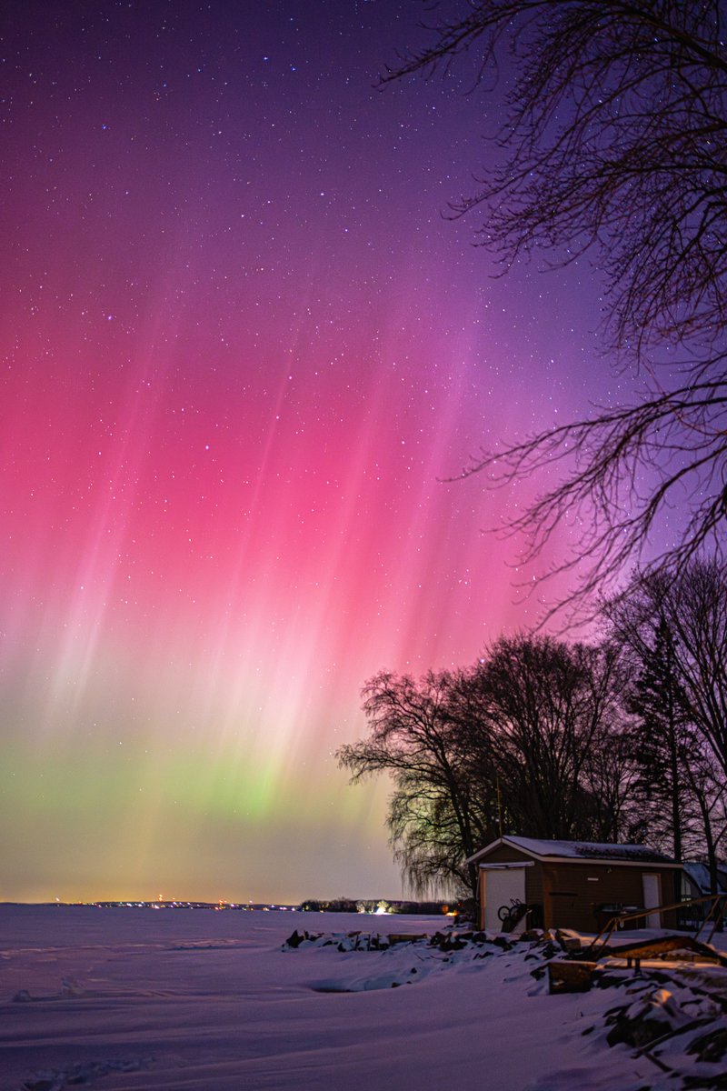 Arkadiev's tweet photo. OMG. Insane back-to-back aurora substorms over Lake Winnebago, Wisconsin.
What a night. Totally worth the wait. 

January 20, 2025, 04:08 - 05:58 AM CST   
📷Sony A7C II

@TamithaSkov
@Vincent_Ledvina
@theauroraguy
@spacewxwatch

#wiwx #aurora #auroraborealis #northernlights https://t.co/aycYzX8GkQ