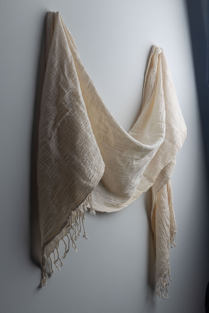 Ref_Pics's tweet photo. ok these aren't the most exciting reference photos but if you're serious about learning how to draw and paint clothing you're going to need to do some dedicated study of drapery and these are some good semi-simple reference photos to start with https://t.co/jQ5VnACZ9k