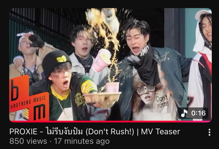 แล้วนี่หน้าปกคลิปหรอ ทำดี ๆ นะเว้ย555555555

#PROXIE_เกือบจะรีบแล้วงับป๋ม