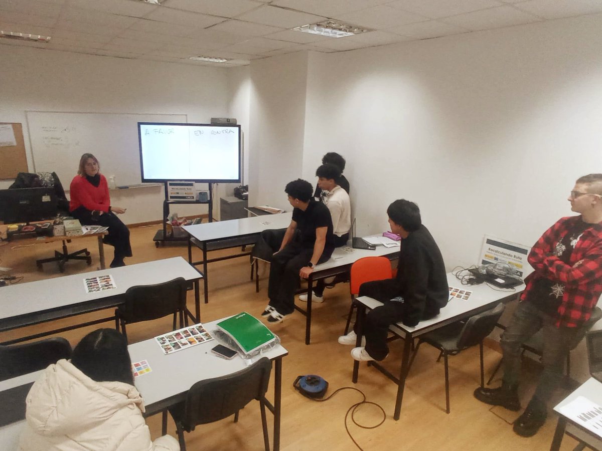 La semana pasada fuimos a la sede de #Salamanca de <a href="/ymca_esp/">YMCA España</a> para organizar un taller de Derechos Humanos y conciencia global 🌍

Fue una gran oportunidad para implementar y testear las actividades que hemos desarrollado en el proyecto europeo #EuroRubik 🙂