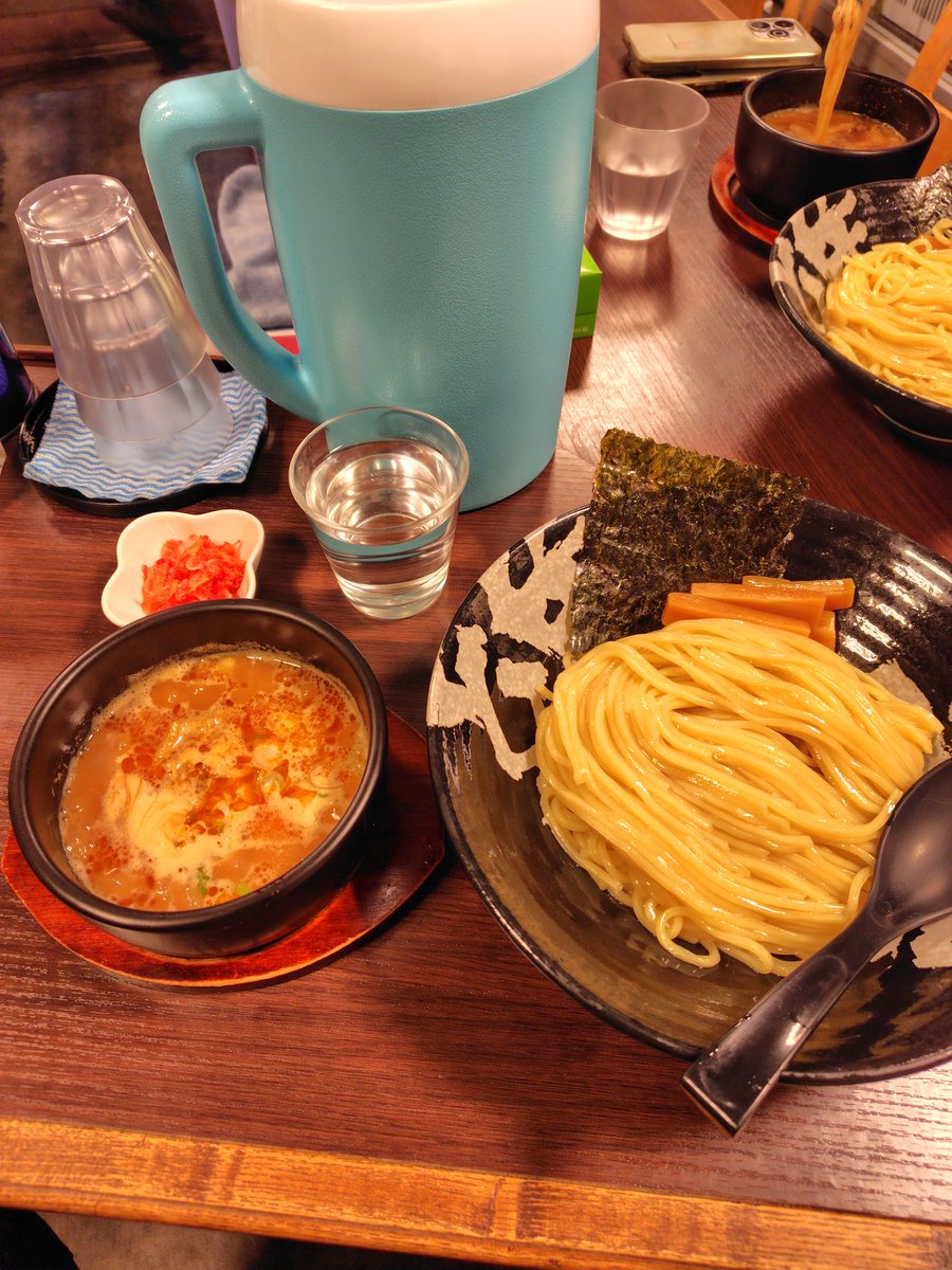 angelgojyu's tweet photo. 熱海駅にある維新さんで
海老つけ麺を食べてから
商店街をぶらり散歩！！　

毎日身体は動かさないとね〜！！

がはははは〜！！　

#熱海
#海老ラーメン
#維新 https://t.co/XAvBAoRUnh