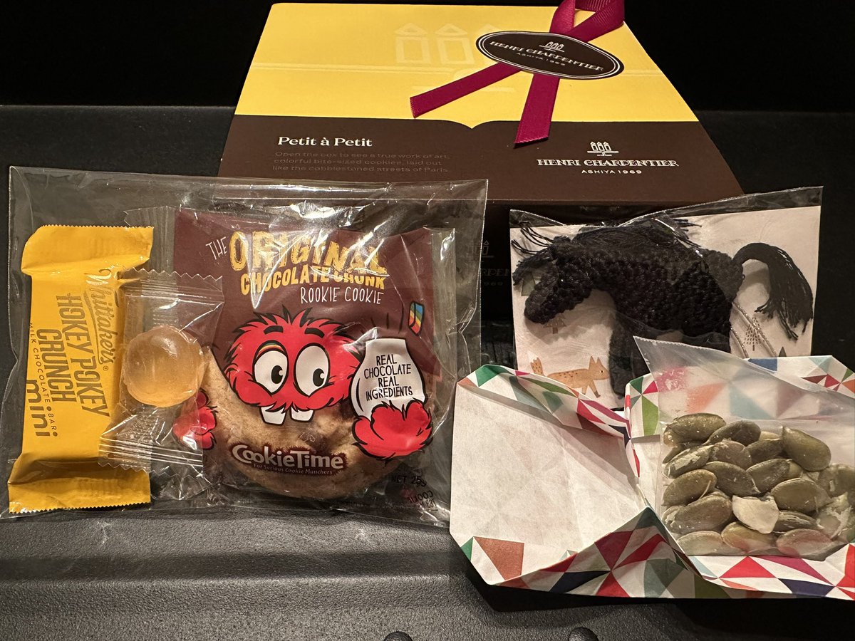 【2026.01.19】今年最初の土の音オカリーナ講座、お土産などいろいろと！

その後の録音現場でも、お菓子をいただきました。弾き慣れている曲とはいえ、一音一音が気になって緊張しますね。でも選択肢が与えられるくらい、何テイクかはご提供。

レコーディングを終えて、駆け足で合唱団 空の練習へ。