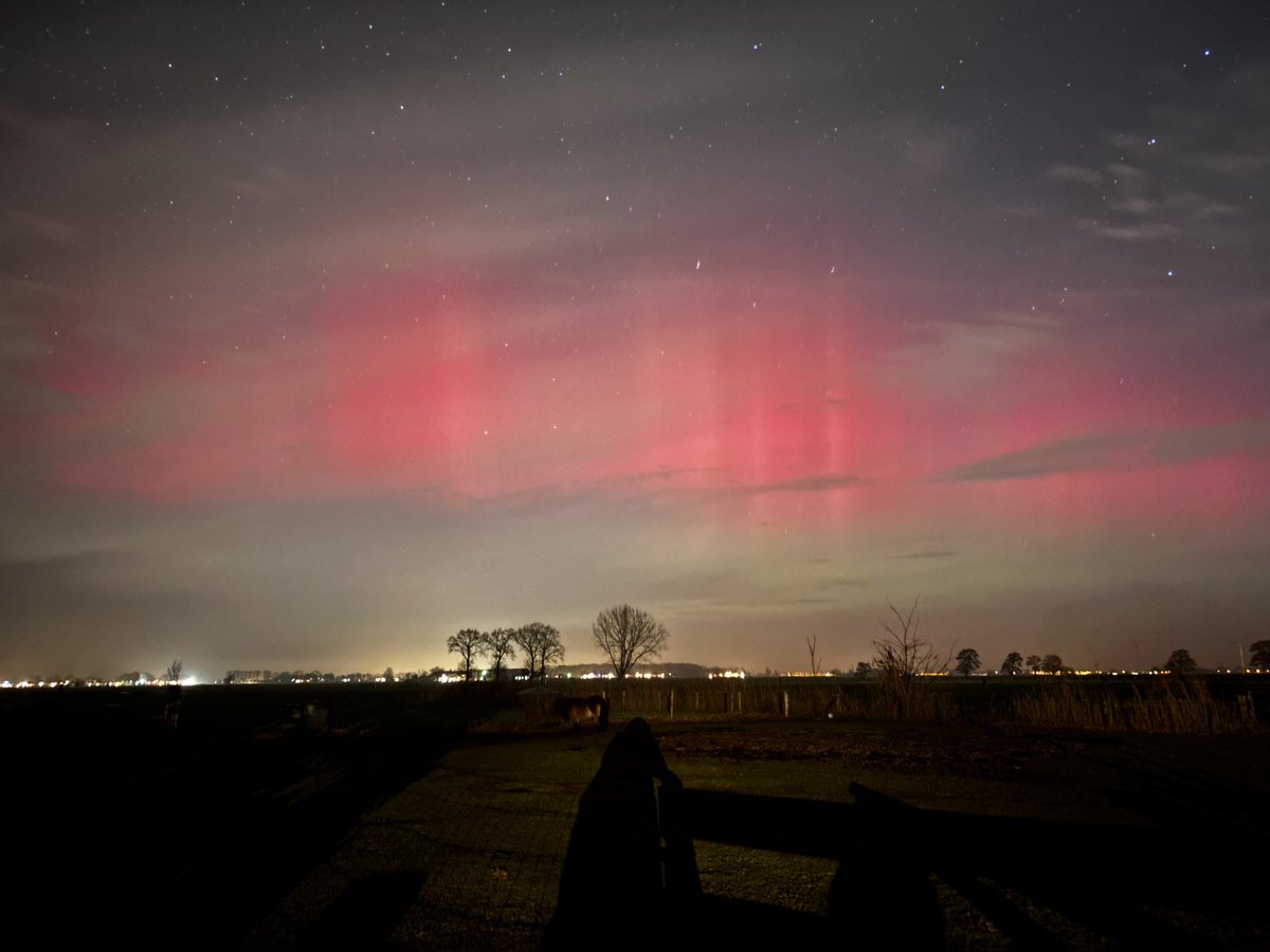 Henriet_G's tweet photo. Wat een adembenemend schouwspel gisteravond! #Auroraborealis #noorderlicht https://t.co/BQdnxxhmkI