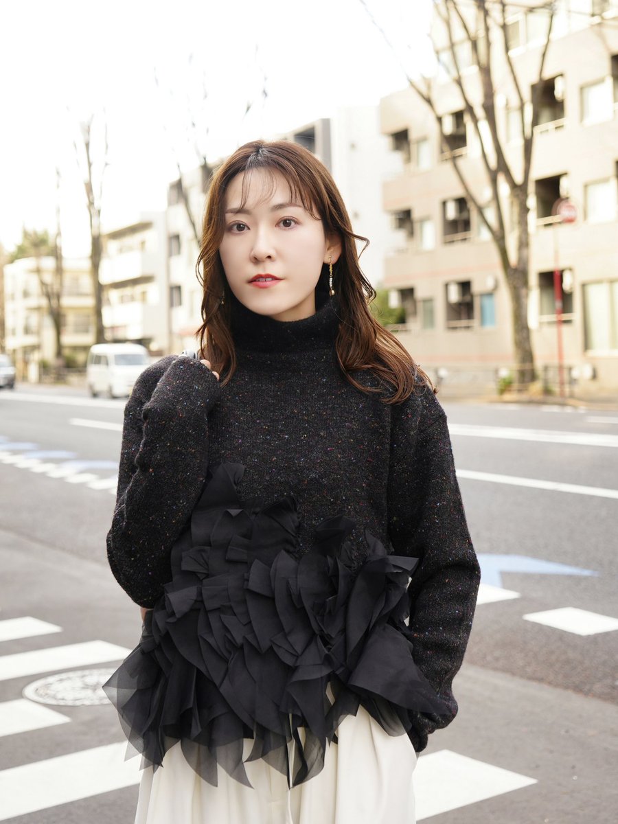 takaharu_0127's tweet image. 裾のラッフルフリルが可愛い🫶
⁡
⁡ willfullyのニット🖤

シンプルなボトムスを合わせるだけで華やかに✨
⁡
ヒトクセあるデザイン好き❤️

#コーデ #ニット #willfully #大人カジュアル