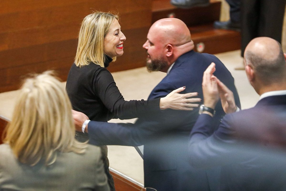 Enhorabuena, <a href="/ManuelNaharro2/">Manuel Naharro</a>, por tu elección como presidente de la <a href="/Asamblea_Ex/">Asamblea Extremadura</a>.

Asumes una responsabilidad institucional que exige altura de miras, diálogo y compromiso con los extremeños. 

Te deseo el mayor de los aciertos en esta nueva etapa.