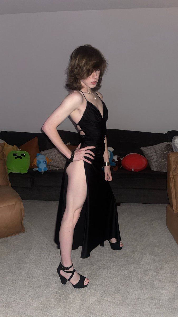 weirdrandomguy5's tweet image. like my dress? #femboy #crossdresser #twink