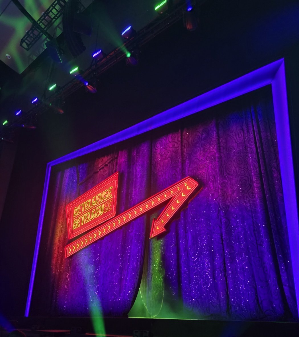 쥬서방한테 눈마주침당하고
현재 저승 입니다...