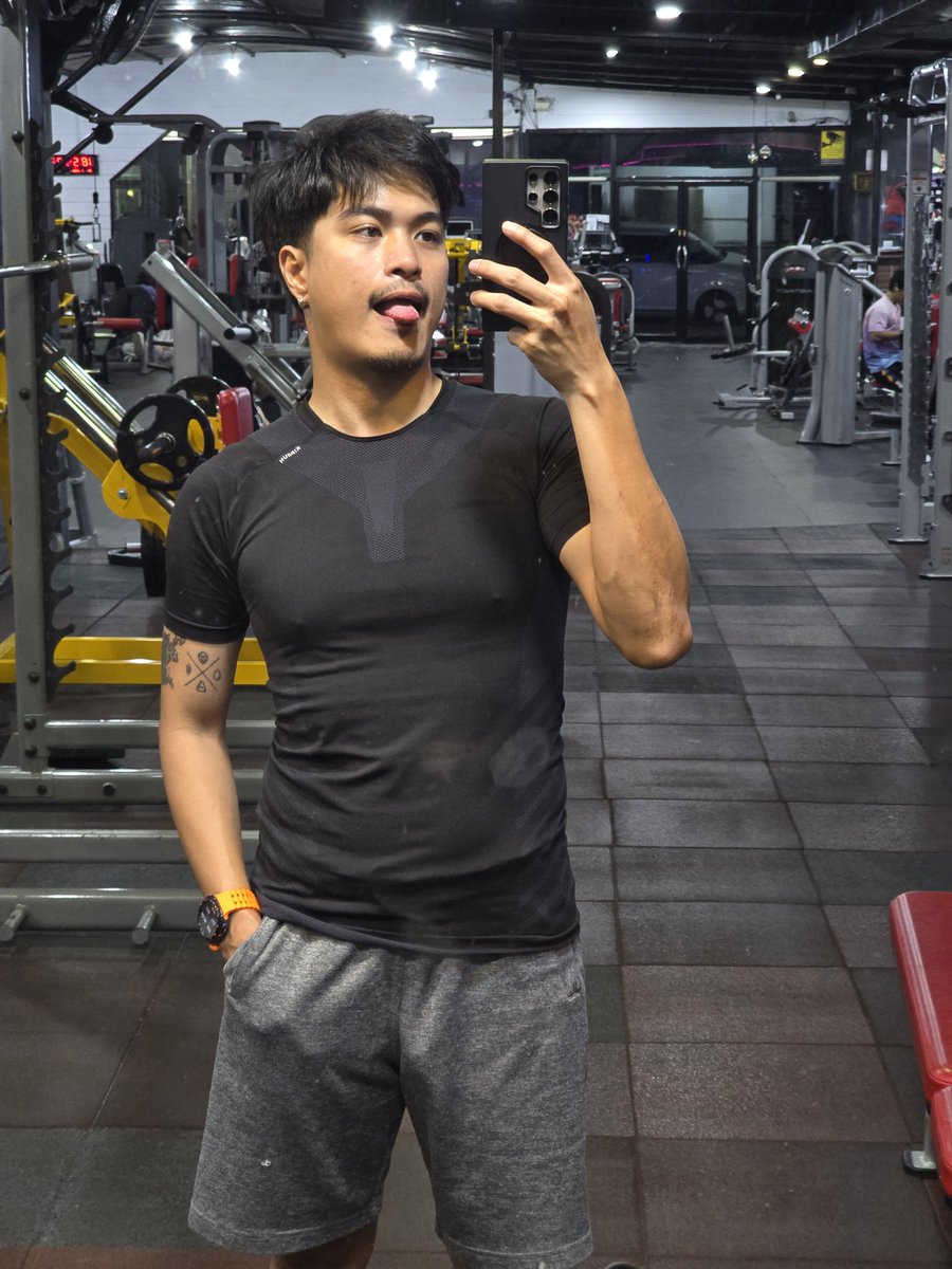 เหตุผลเดียวที่เหนื่อยเข้ายิมคือ อยากให้หุ่นน่า.... กอด 🤣🤣🤣