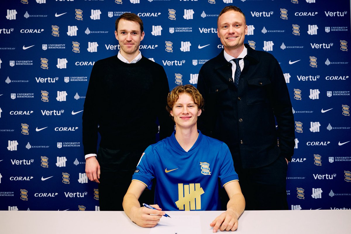 Attention Blues! 🔵
August Priske signs a 5,5 year contract with #bcfc Keep right on!