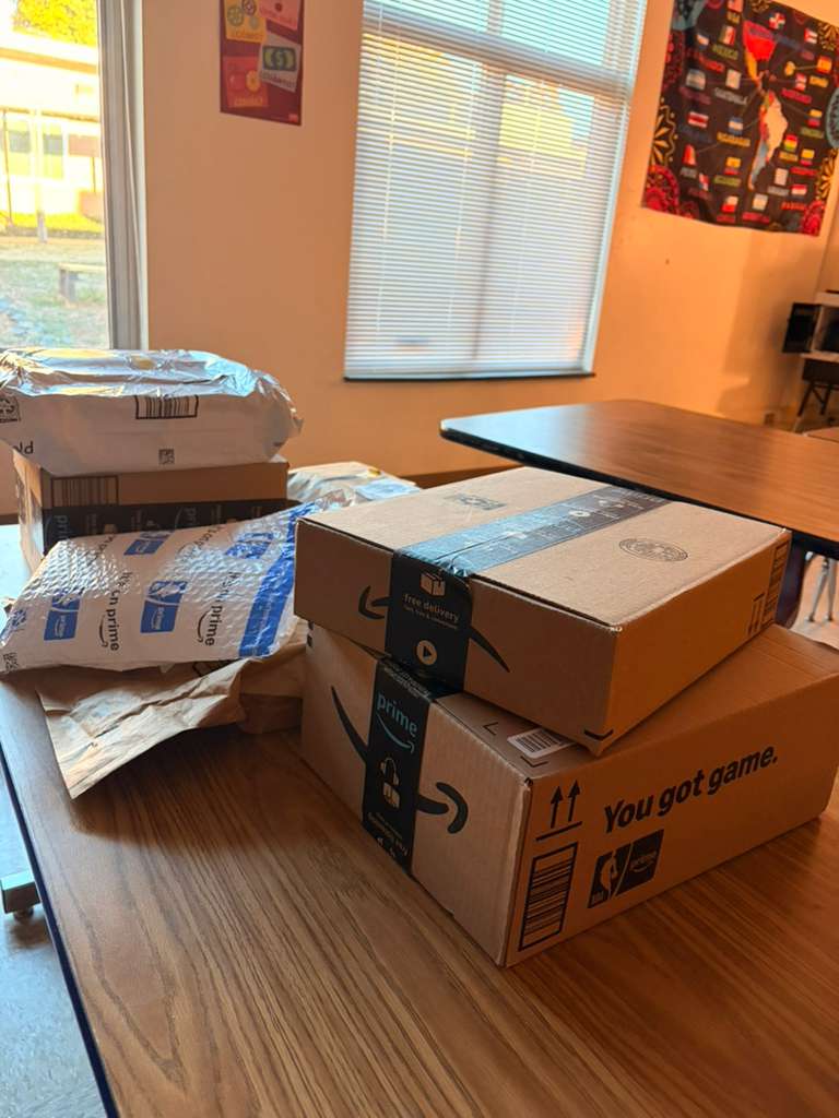 MelinaDiago's tweet photo. Gracias a las familias que apoyaron nuestra wishlist. Su generosidad marca una gran diferencia para nuestros estudiantes. 💛📚 Thank you to the families who supported our wishlist. Your generosity makes a big difference for our students. 💛📚@SpeasGlobal https://t.co/8uw22Sz2Vl
