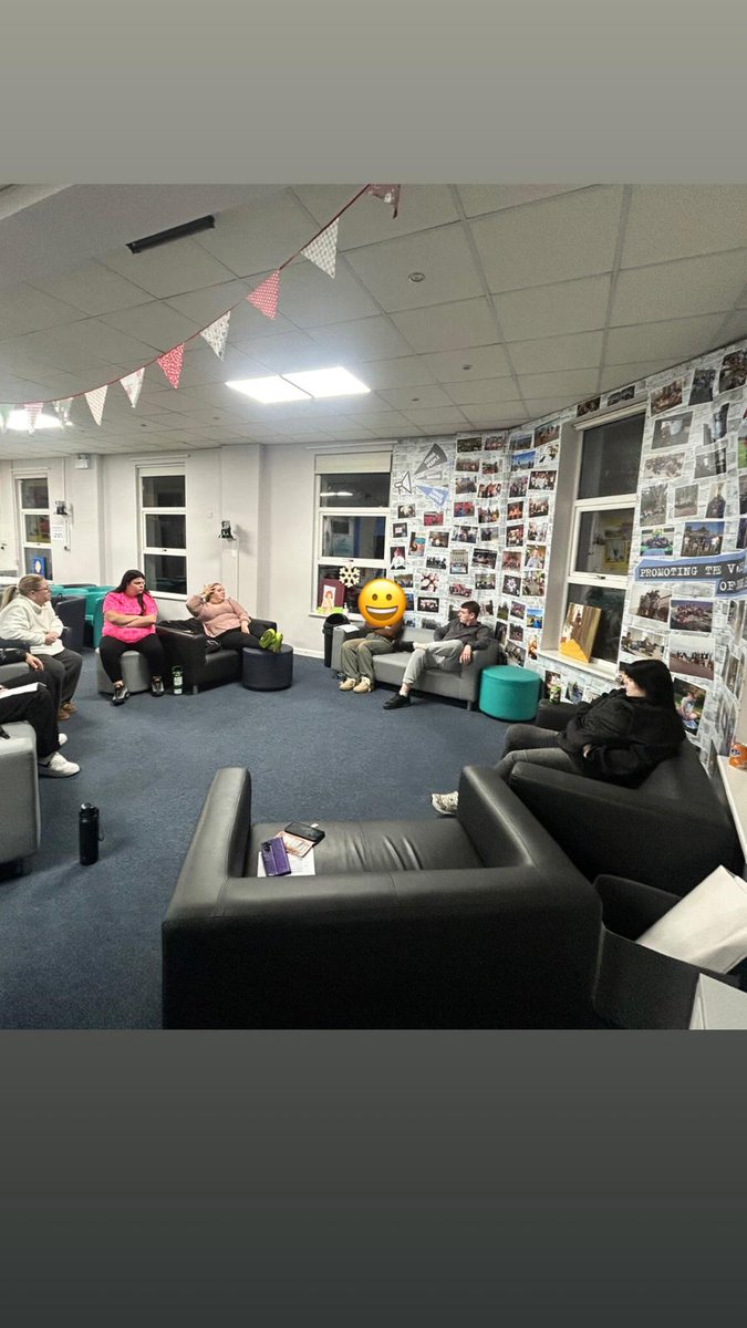 NIYF's tweet photo. Fantastic evening 🔥 with our Lived Experience Group, gratefully funded by the @CFNIreland. Excellent discussions 🗣around #leadershipdevelopment and building foundations ✊️ to #SpeakTruthToPower ...👀 this space ✨️ https://t.co/99gCGm2MBj