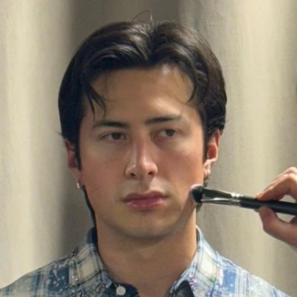 livelyackles's tweet image. his rosy cheeks… glossy lips… the strands of hair…. omfg