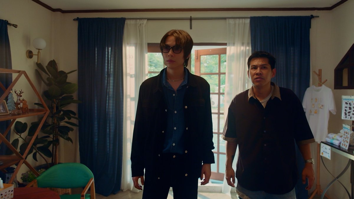 GMMTV's tweet image. แม้แต่เจ้าหนี้สุดเข้มก็ต้องแพ้ให้ความน่ารักของเจ้าเหมียว 😽 แพ้ทางแล้วล่ะเจ้าทาส
#CatForCashEP1
@Firstkpp