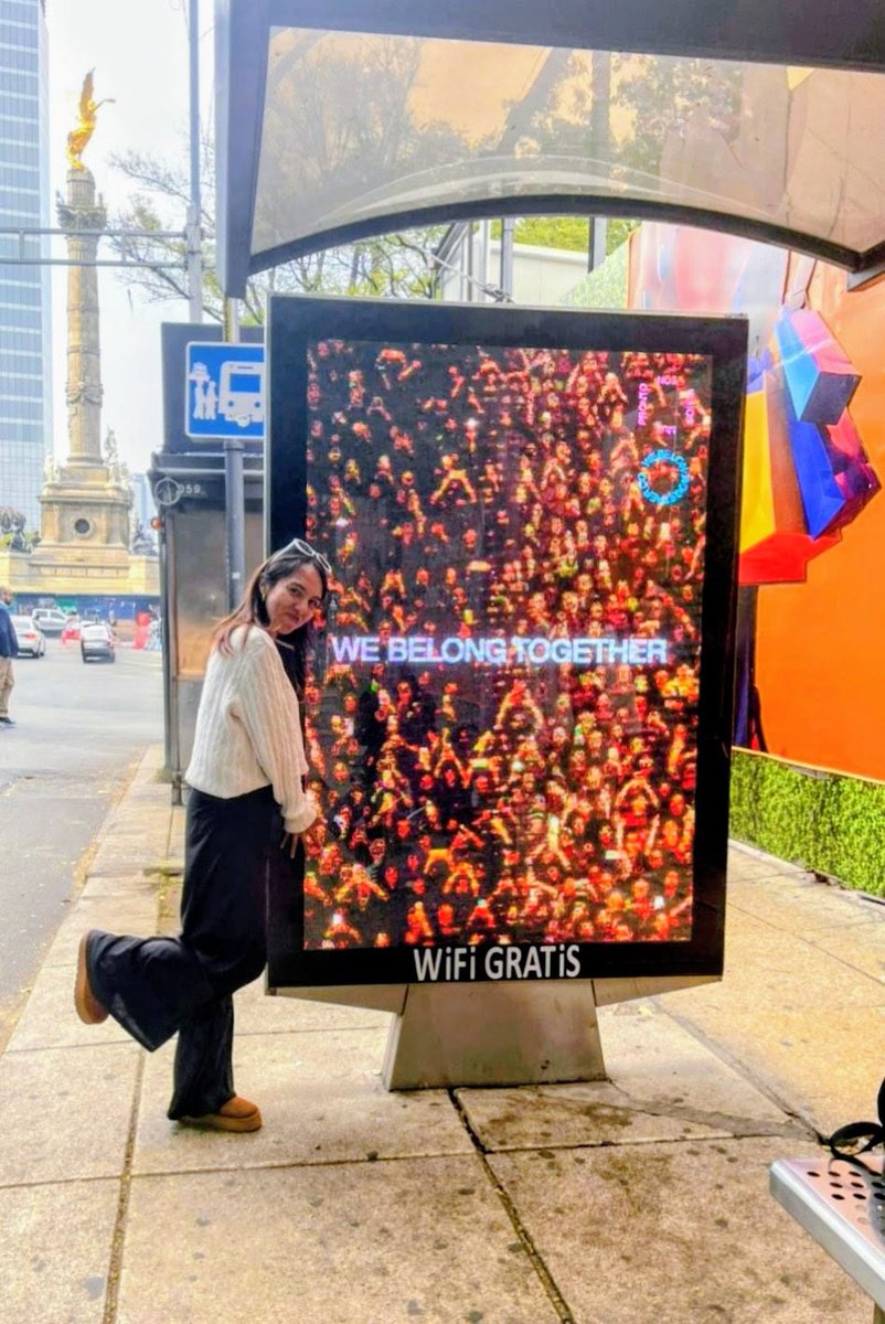 FannieSalB's tweet photo. obviamente cruzaría la CDMX para ver el cartel de 1/5 artistas que me salvaron la vida.❤️
@HSHQ @webelngtogether ✨ https://t.co/NNQCB8qw1L