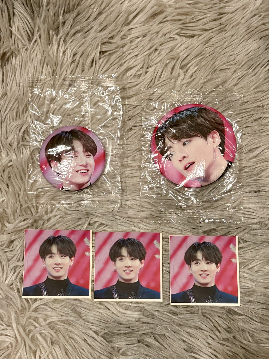 gaeventyne's tweet photo. Slogan Jungkook

Price : 350
ค่าส่ง : 50
เดมสอบถามหรือขอดูรูปเพิ่มเติมได้เลยนะคะ
❤️มีของแถมทุกออเดอร์ค่ะ
#ปล่อยของสะสมบังทัน #ตลาดนัดบังทัน https://t.co/DZQmYfO7nW