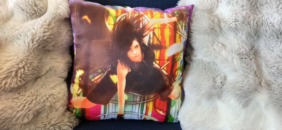 J'ai sorti mon plus beau coussin... Pour rendre les nuits plus douces avant de pouvoir officiellement jouer à #FinalFantasyVII Remake sur Xbox Series X <a href="/SquareEnixFR/">SQUARE ENIX France</a> <a href="/XboxGamerNet/">🟢⚪️ Xbox Gamer 🎮</a>