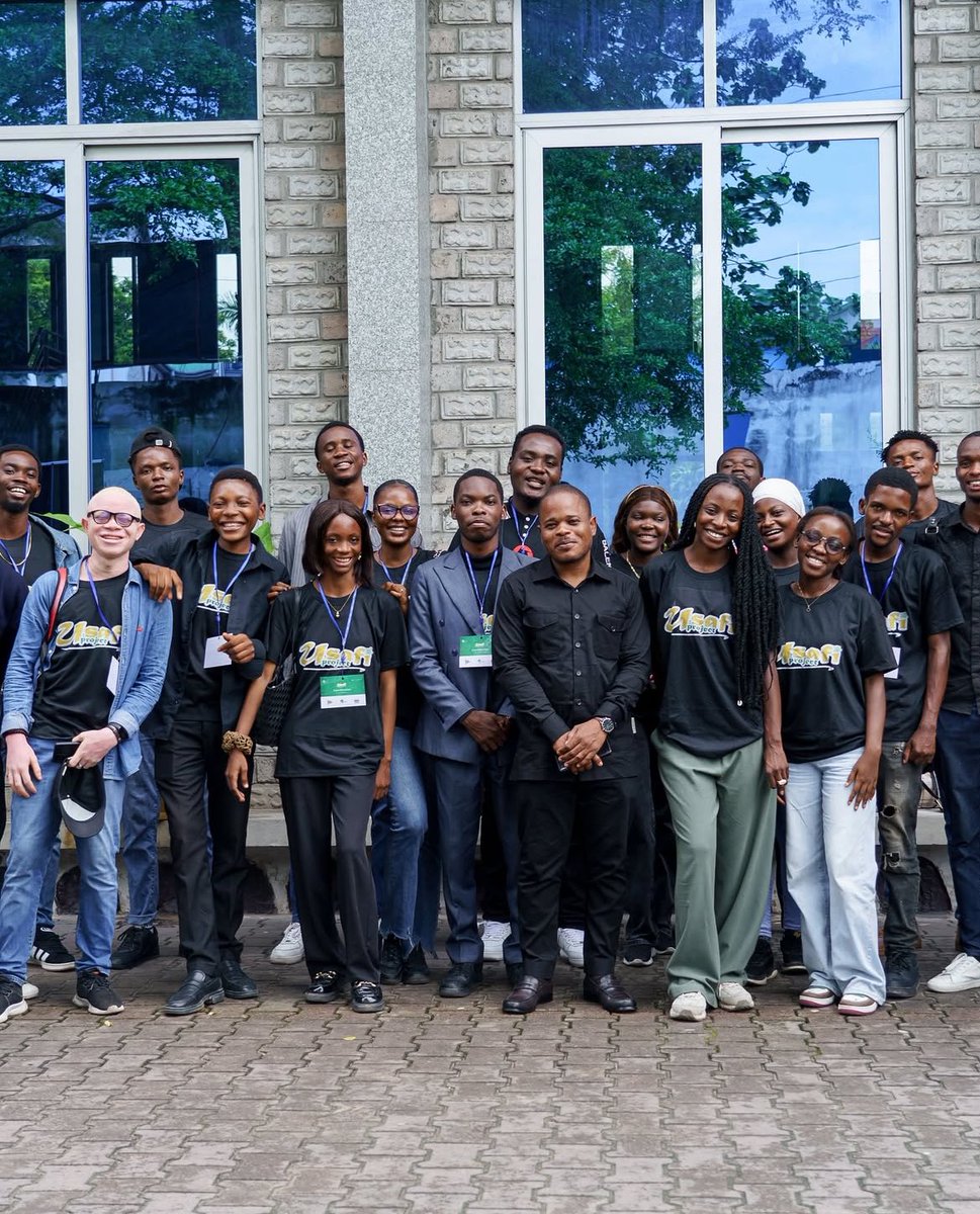 KetsiaPassou's tweet photo. Plus de 3 000 jeunes sensibilisés à la protection de l’environnement dans 10 écoles de Kinshasa.
USAFI : un challenge relevé avec succès, par les jeunes✊🏾 https://t.co/p0yT1DuieY