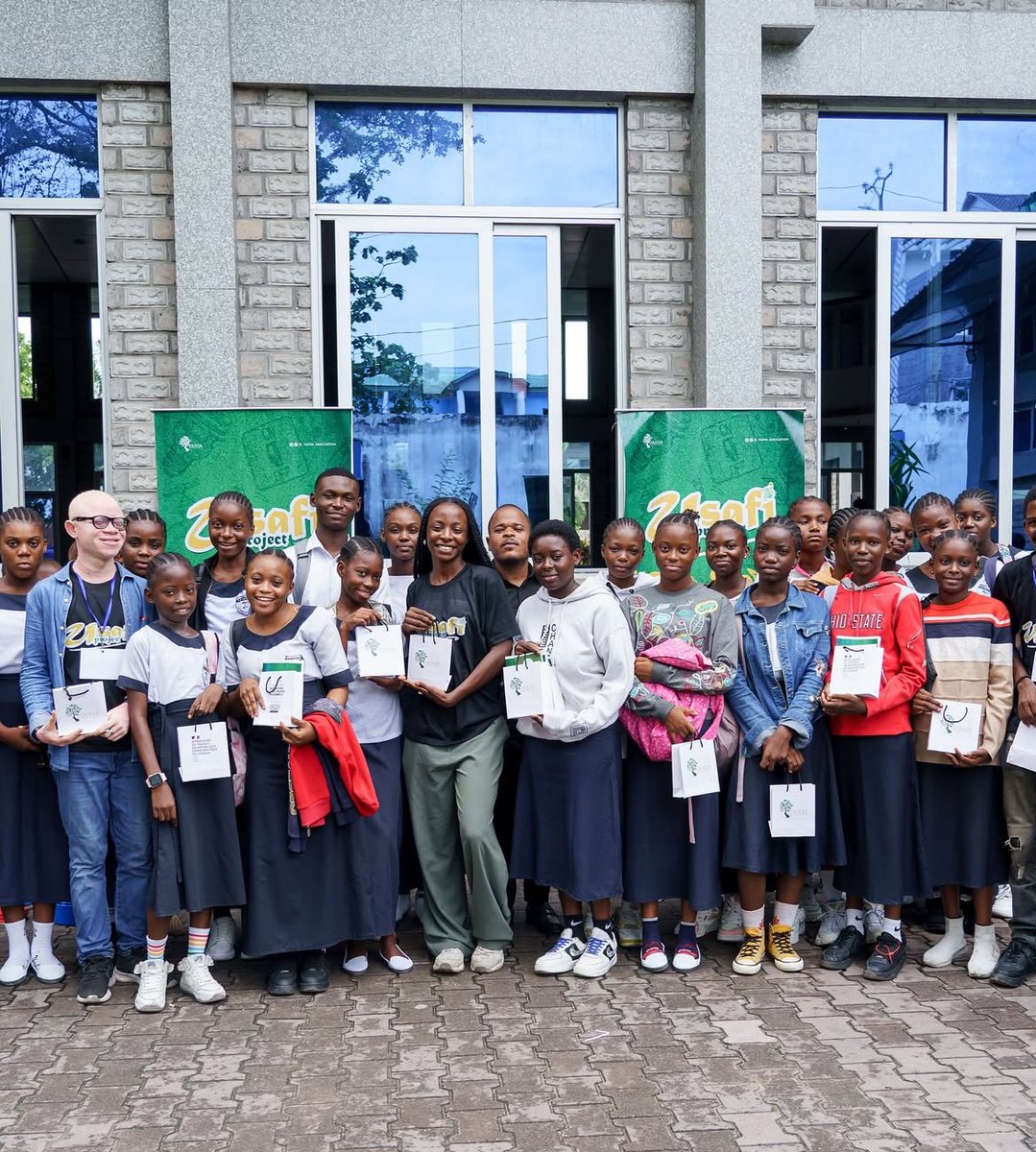 KetsiaPassou's tweet photo. Plus de 3 000 jeunes sensibilisés à la protection de l’environnement dans 10 écoles de Kinshasa.
USAFI : un challenge relevé avec succès, par les jeunes✊🏾 https://t.co/p0yT1DuieY