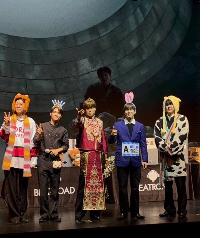 u_han94's tweet image. EXO ON STAGE                          exo fansign