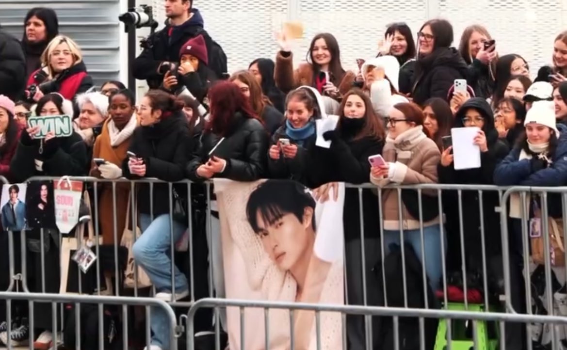 myyoursmile's tweet image. รอบล้อมไปด้วยความรัก ❤️✨

WIN PRADA FW26 ICONIC

#PRADAFW26xWIN
#PRADAFW26 #PRADA
#winmetawin