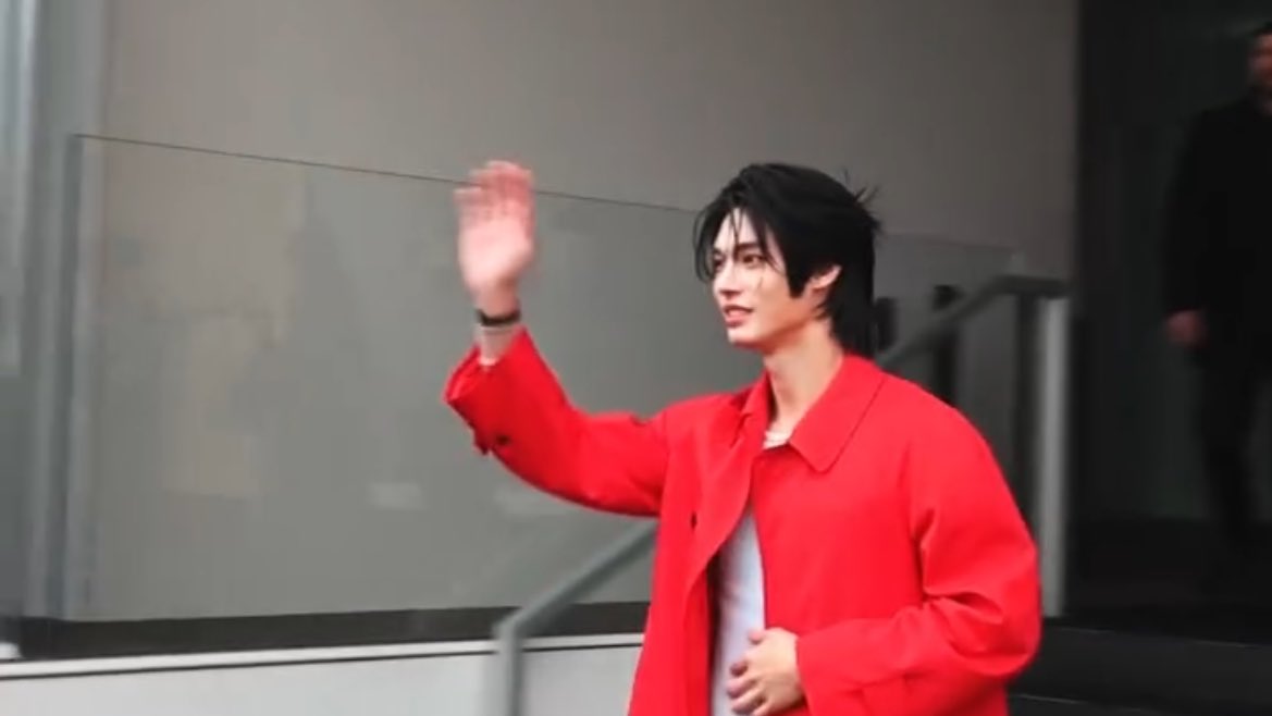 myyoursmile's tweet image. รอบล้อมไปด้วยความรัก ❤️✨

WIN PRADA FW26 ICONIC

#PRADAFW26xWIN
#PRADAFW26 #PRADA
#winmetawin